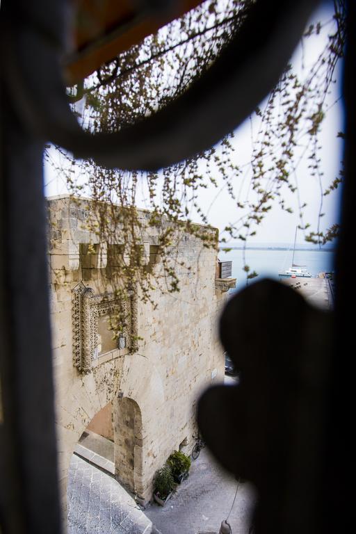 مبيت وإفطار سيراكوزا Palazzo Giunta - Porta Marina Ortigia المظهر الخارجي الصورة
